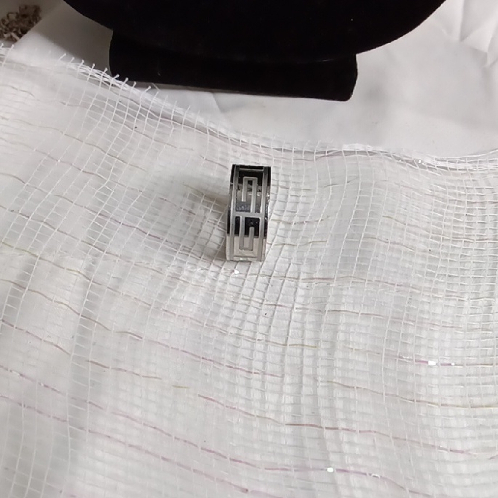 Silver Geometric Pattern Ring - image 3